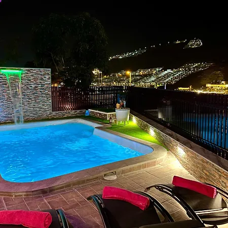 Big Puerto Rico In Front Of The Shopping Center With Private Heated Saltwater Pool With Jacuzzi & Arcade Games & T Able Foot Ball * Puerto Rico (Gran Canaria)
