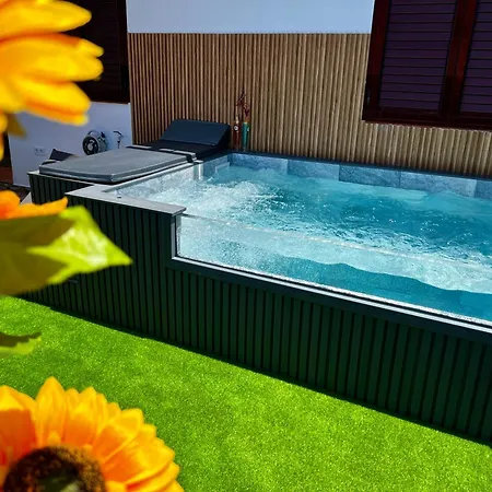 Villa Big Puerto Rico In Front Of The Shopping Center With Private Heated Saltwater Pool With Jacuzzi & Arcade Games & T Able Foot Ball *