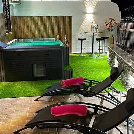 Big Puerto Rico In Front Of The Shopping Center With Private Heated Saltwater Pool With Jacuzzi & Arcade Games & T Able Foot Ball Villa Puerto Rico (Gran Canaria)