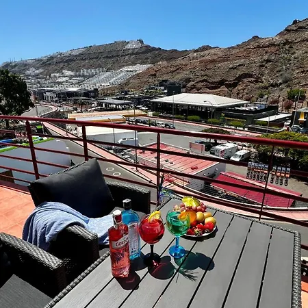 Big Puerto Rico In Front Of The Shopping Center With Private Heated Saltwater Pool With Jacuzzi & Arcade Games & T Able Foot Ball Puerto Rico (Gran Canaria)