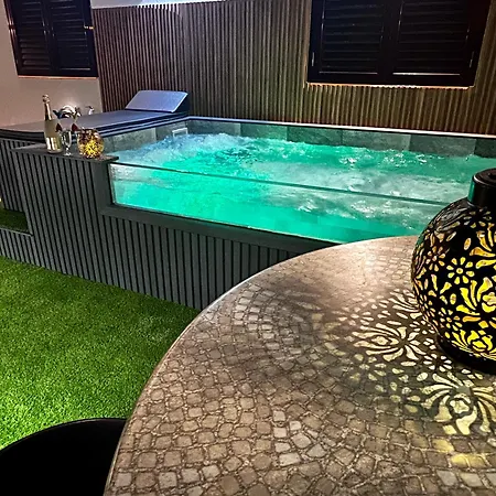 Big Puerto Rico In Front Of The Shopping Center With Private Heated Saltwater Pool With Jacuzzi & Arcade Games & T Able Foot Ball Villa Puerto Rico (Gran Canaria)