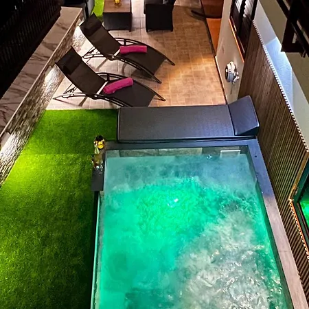 Big Puerto Rico In Front Of The Shopping Center With Private Heated Saltwater Pool With Jacuzzi & Arcade Games & T Able Foot Ball *